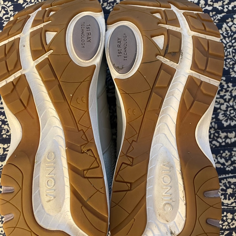 Vionic Women's Beige Athletic Slip-On Sneakers - Picture 4 of 4